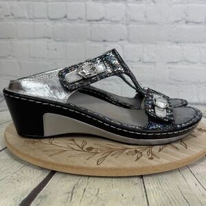 Alegria Lara Wedge Sandals Womens Size 9.5-10 US 40 EU Silver Leather Shoes